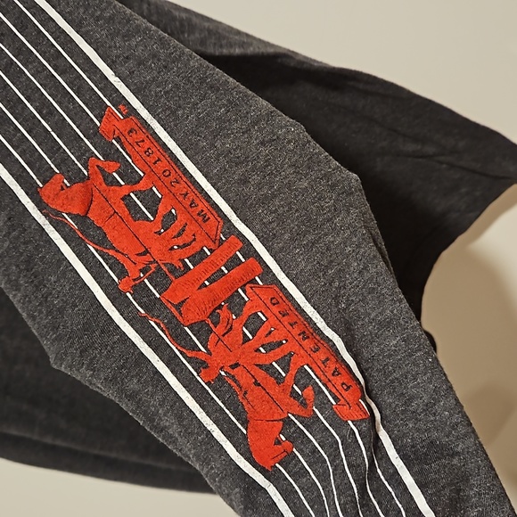 LEVI brand logo long sleeve gray graphic tee Large promo authentic original - Picture 6 of 7